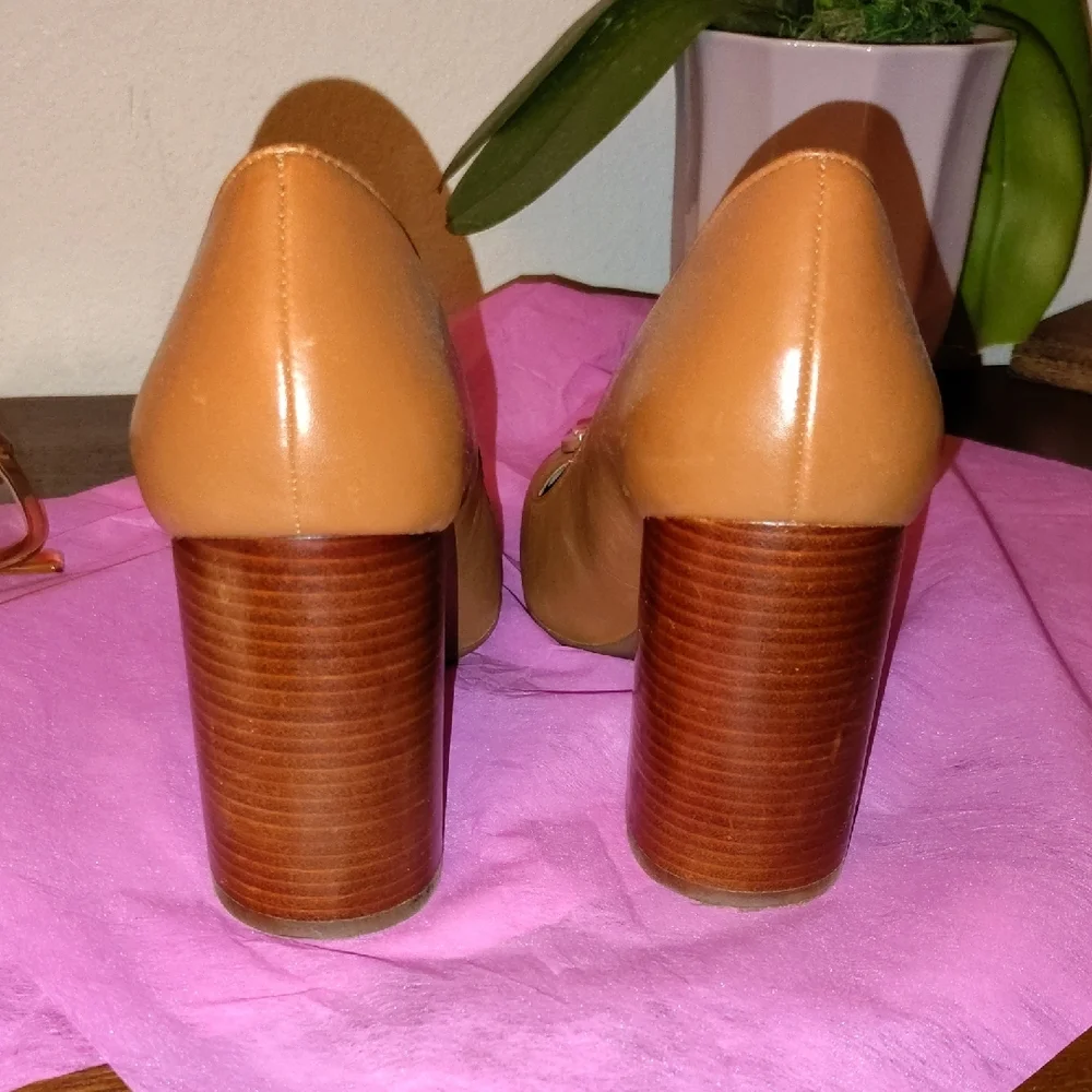 Tory Burch Camel Leather Jamey Pumps 10.5. - Picture 7 of 9